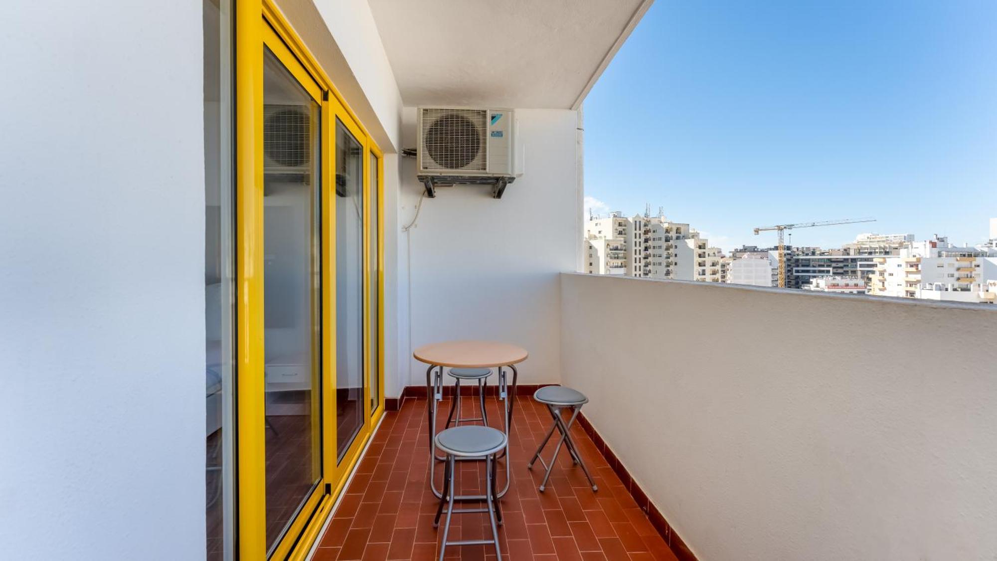 Red Velvet 1 Bdr Flat With Balcony By Lovelystay Portimão Exteriér fotografie
