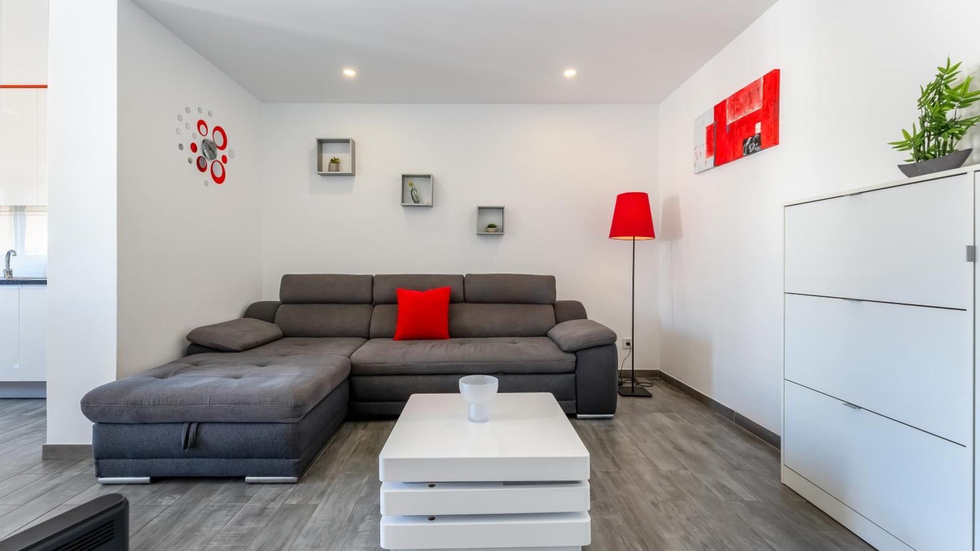 Red Velvet 1 Bdr Flat With Balcony By Lovelystay Portimão Exteriér fotografie